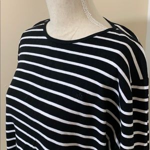 Ralph Lauren Sweaters - Ralph Lauren long sleeve sweater Ralph Lauren Sweaters - Ralph Lauren long sleeve sweater
